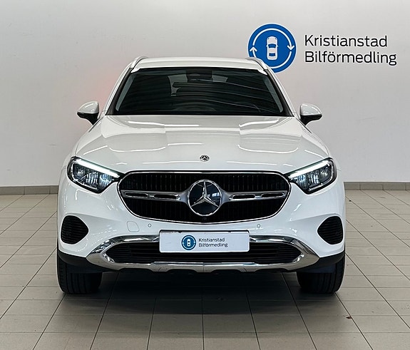Mercedes-Benz GLC300 e 6 of 12
