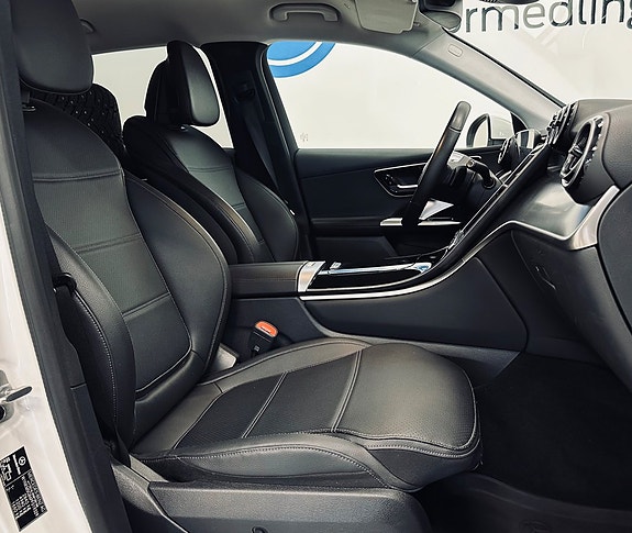 Mercedes-Benz GLC300 e 9 of 12
