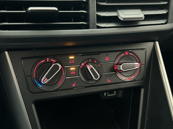 Volkswagen Polo 20 of 28
