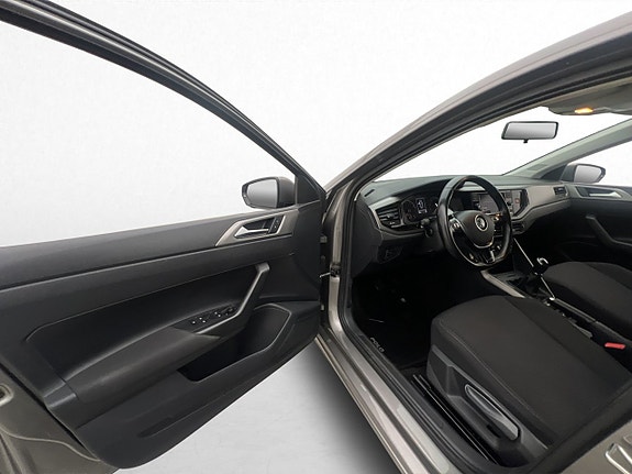 Volkswagen Polo 10 of 28