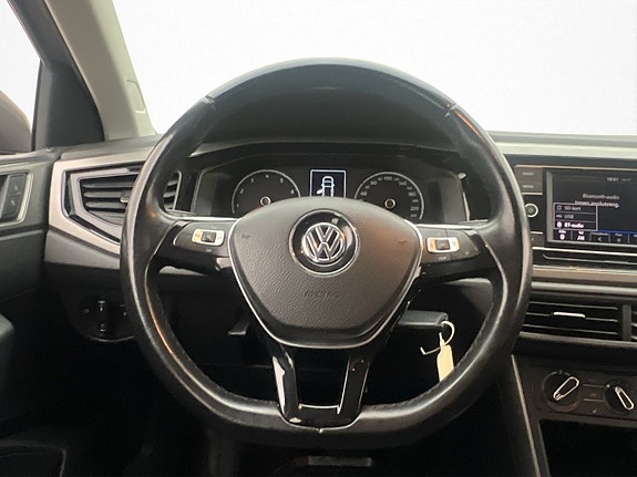 Volkswagen Polo 13 of 28