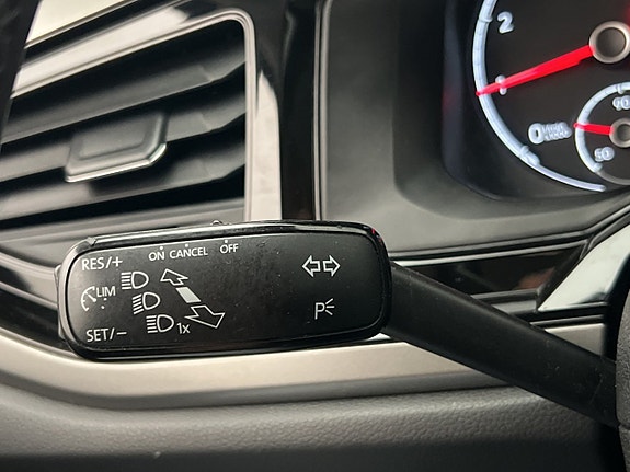 Volkswagen Polo 16 of 28