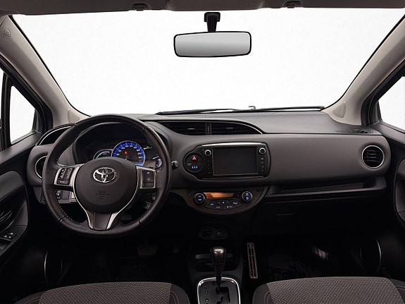 Toyota Yaris 12 of 30