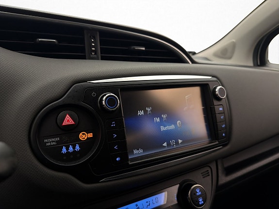 Toyota Yaris 20 of 30