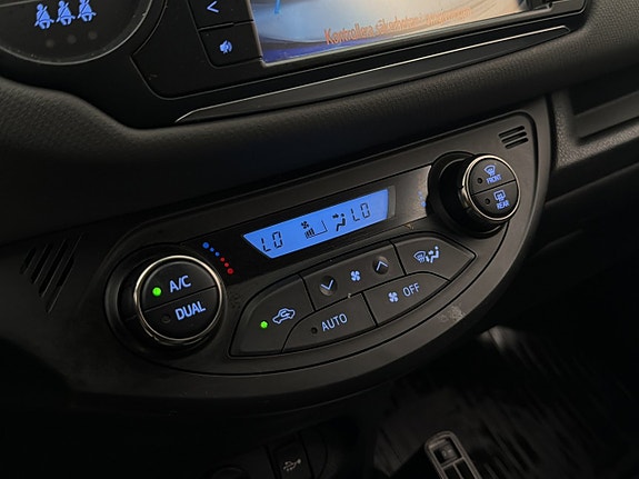 Toyota Yaris 21 of 30