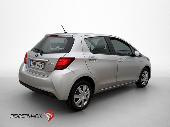 Toyota Yaris 8 of 30