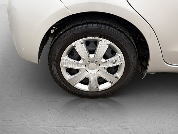 Toyota Yaris 29 of 30