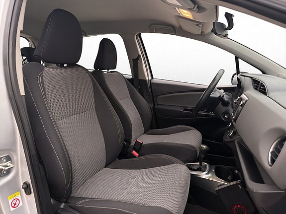 Toyota Yaris 23 of 30