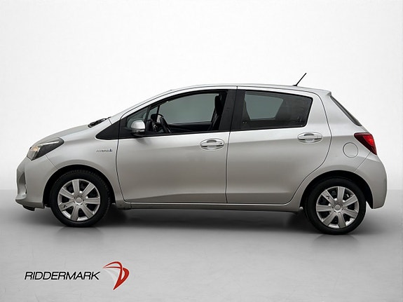 Toyota Yaris 5 of 30