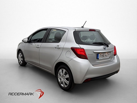 Toyota Yaris 6 of 30