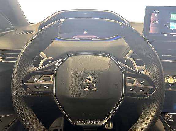 Peugeot 5008 7 of 18