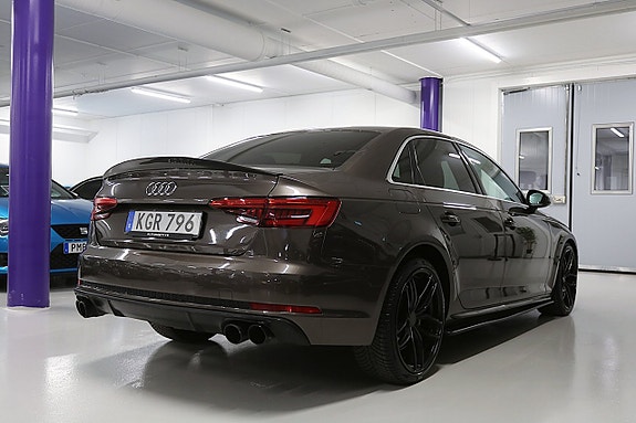 Audi A4 6 of 29