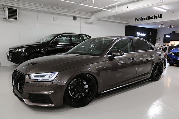 Audi A4 2 of 29