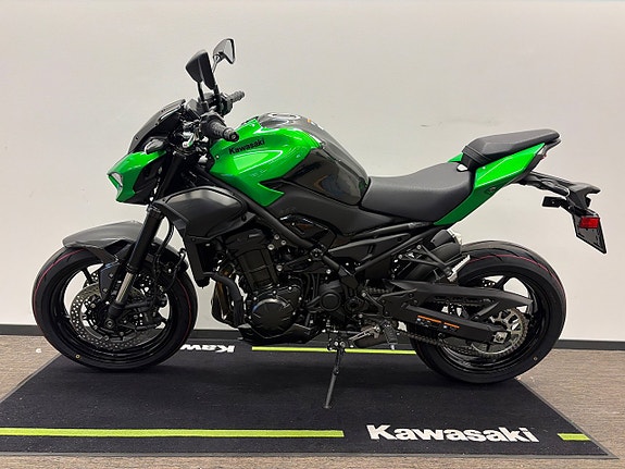 Kawasaki Z900 4 of 4