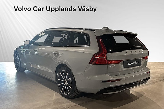 Volvo V60 4 of 11