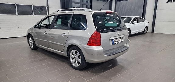 Peugeot 307 SW 6 of 15