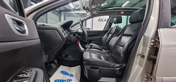 Peugeot 307 SW 11 of 15