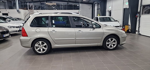 Peugeot 307 SW 4 of 15