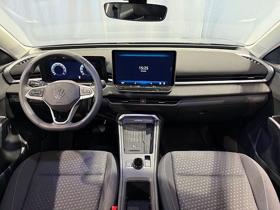 Volkswagen T-Roc 11 of 20