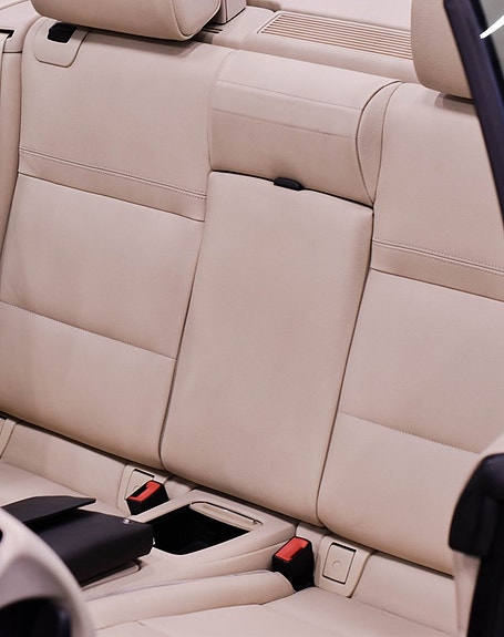 BMW 320i 13 of 13