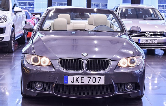 BMW 320i 6 of 13