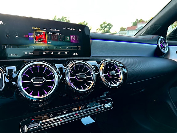 Mercedes-Benz CLA250 e 12 of 17