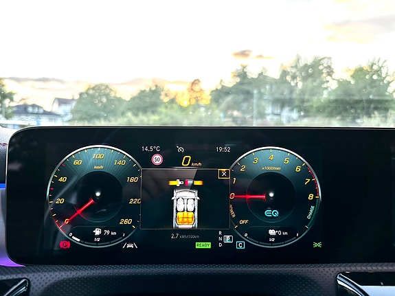 Mercedes-Benz CLA250 e 13 of 17