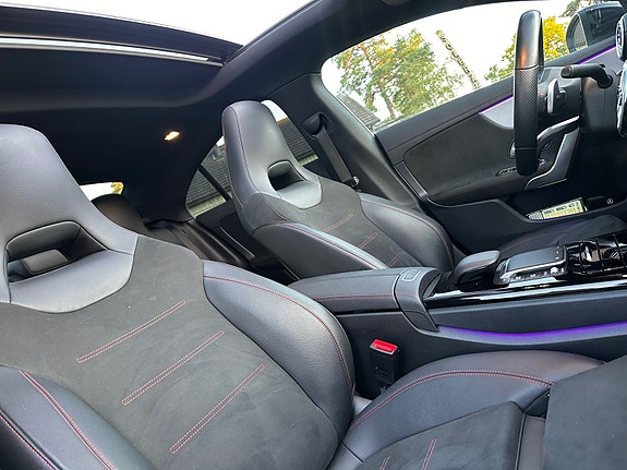 Mercedes-Benz CLA250 e 9 of 17