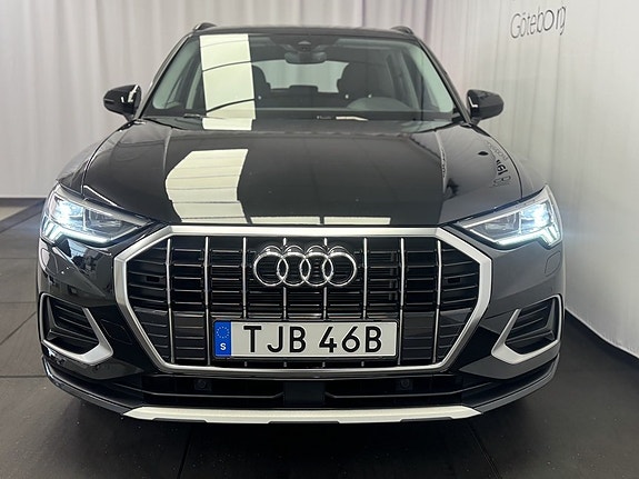 Audi Q3 3 of 12