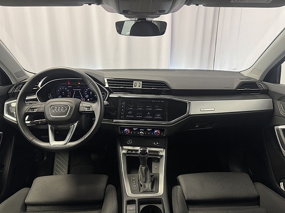 Audi Q3 8 of 12