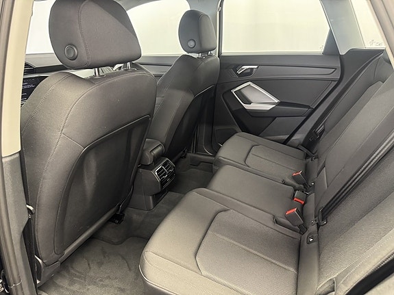 Audi Q3 7 of 12