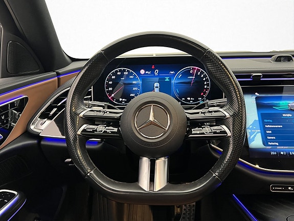 Mercedes-Benz E300 e 13 of 30