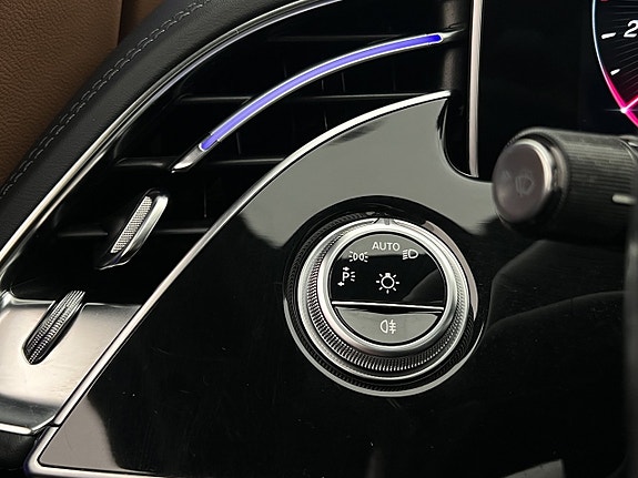 Mercedes-Benz E300 e 17 of 30