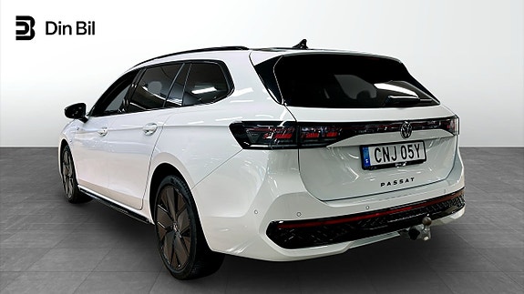 Volkswagen Passat 3 of 14