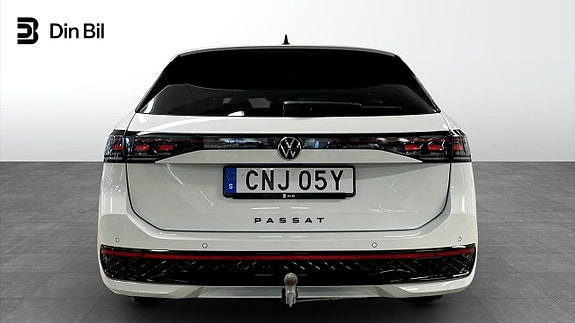Volkswagen Passat 5 of 14