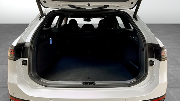 Volkswagen Passat 13 of 14