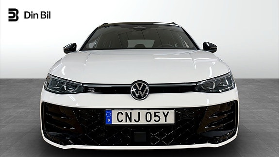 Volkswagen Passat 4 of 14