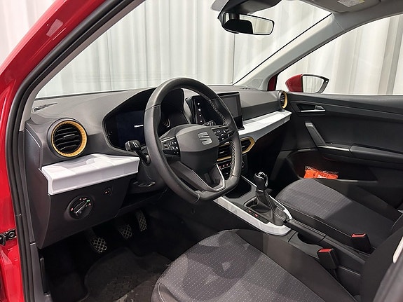 Seat Arona 8 of 12