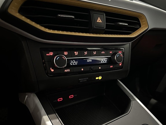 Seat Arona 12 of 12