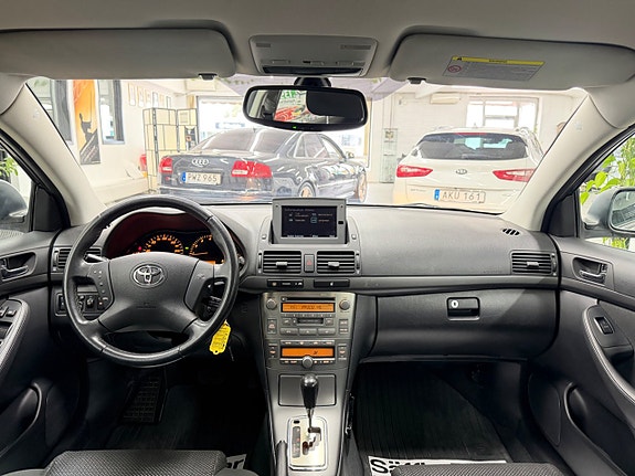 Toyota Avensis 20 of 30