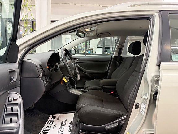Toyota Avensis 24 of 30