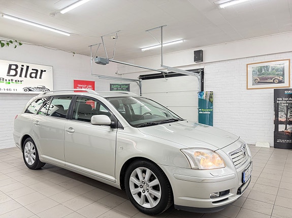 Toyota Avensis 9 of 30