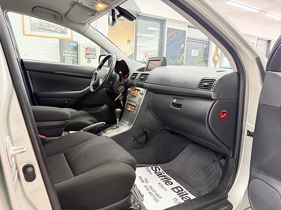 Toyota Avensis 14 of 30