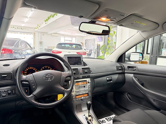 Toyota Avensis 22 of 30