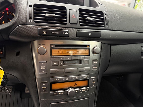 Toyota Avensis 27 of 30