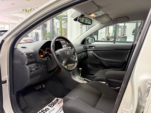 Toyota Avensis 23 of 30