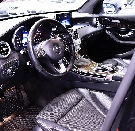 Mercedes-Benz GLC220 d 13 of 16