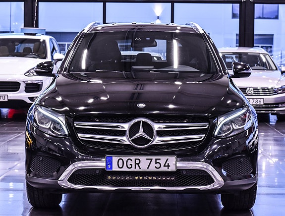 Mercedes-Benz GLC220 d 3 of 16