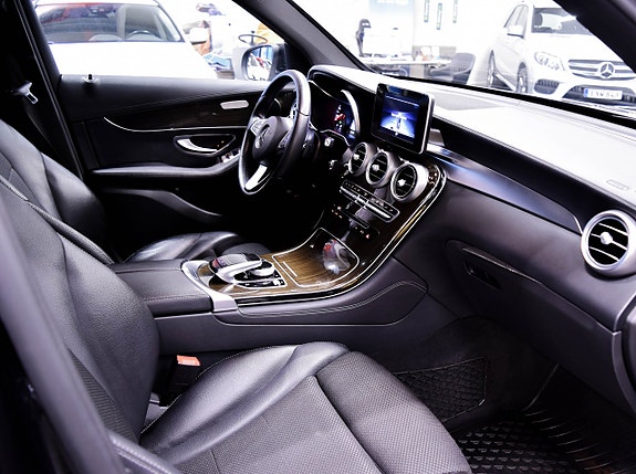 Mercedes-Benz GLC220 d 14 of 16