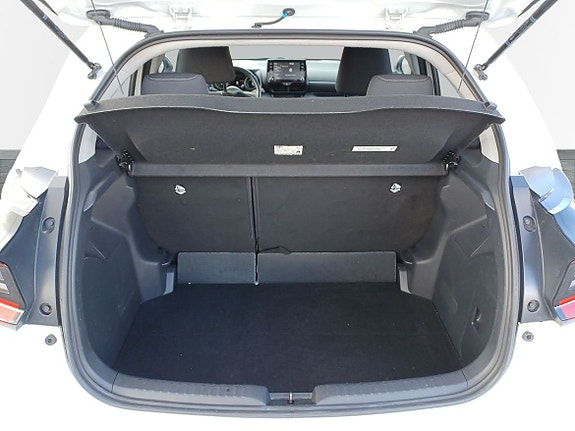 Toyota Yaris 10 of 10